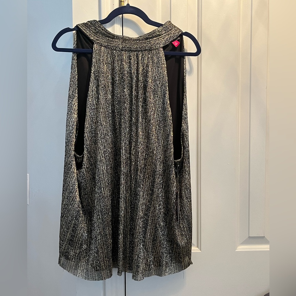 Vince Camuto NWT Black and Gold Sparkly Top - size 3X